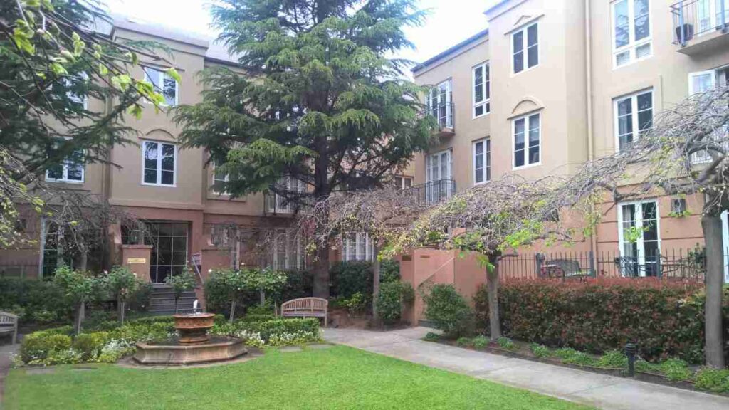 211 Wellington Parade South, East Melbourne VIC